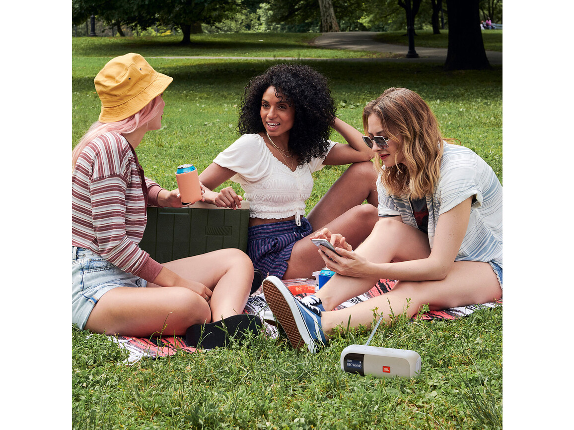 JBL Tuner2, Bluetooth-Lautsprecher mit Radio, weiß &gt;