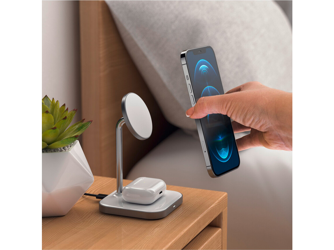 Satechi Magnetic 2-in-1 Wireless Charging Stand Satechi Magnetic 2-in-1 Wireless Charging Stand