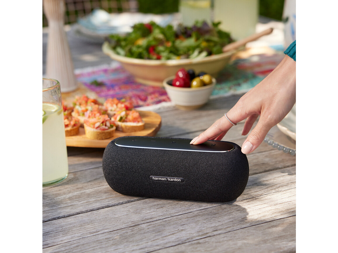 Harman/Kardon Luna tragbarer Bluetooth Lautsprecher, schwarz Harman/Kardon Luna tragbarer Bluetooth Lautsprecher, schwarz