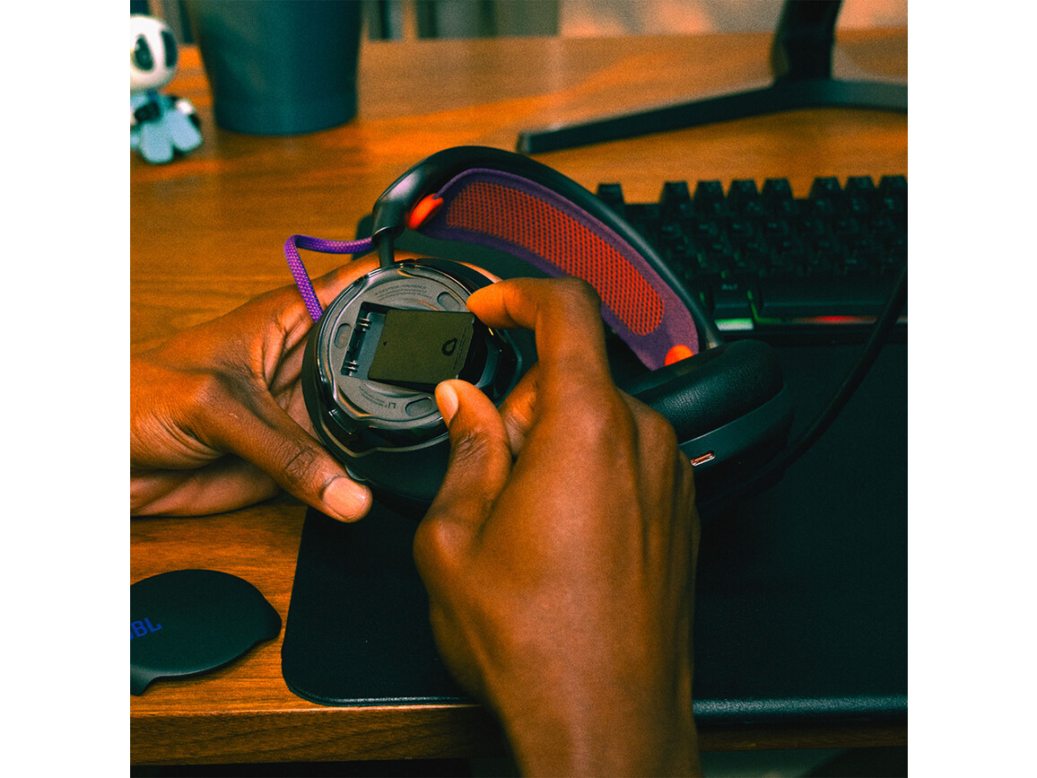 JBL Quantum 950, Bluetooth Over-Ear-Gaming-Headset, schwarz JBL Quantum 950, Bluetooth Over-Ear-Gaming-Headset, schwarz