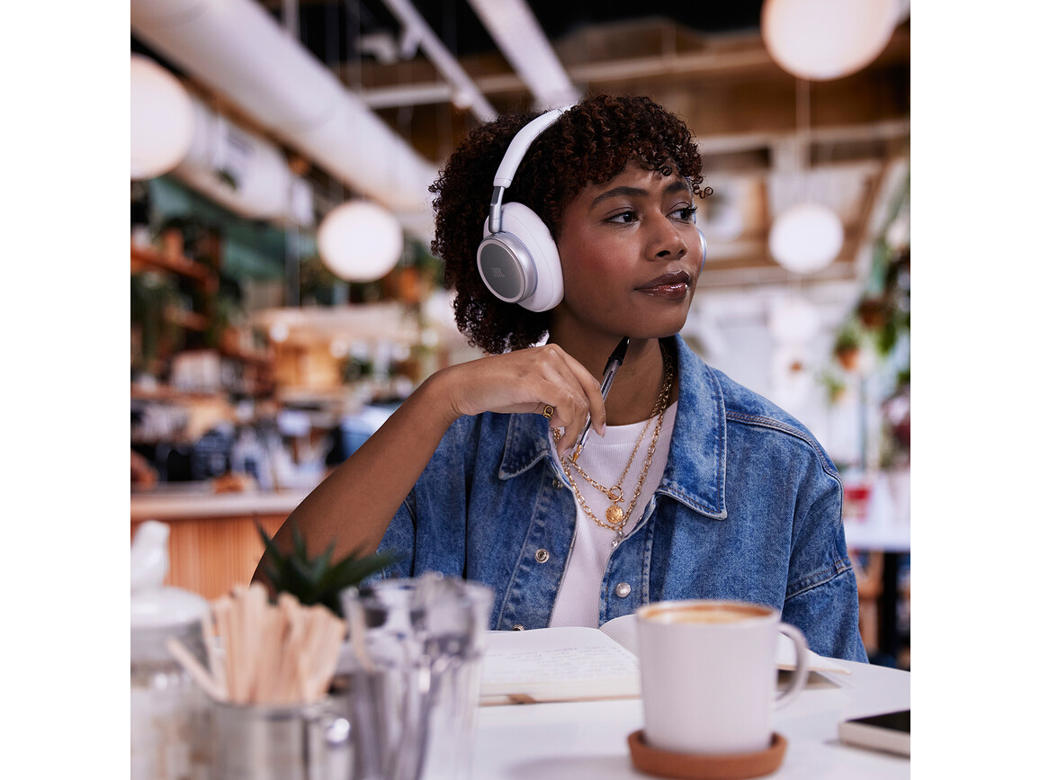 JBL Live 780NC, Over-Ear Bluetooth Kopfhörer, weiß JBL Live 780NC, Over-Ear Bluetooth Kopfhörer, weiß