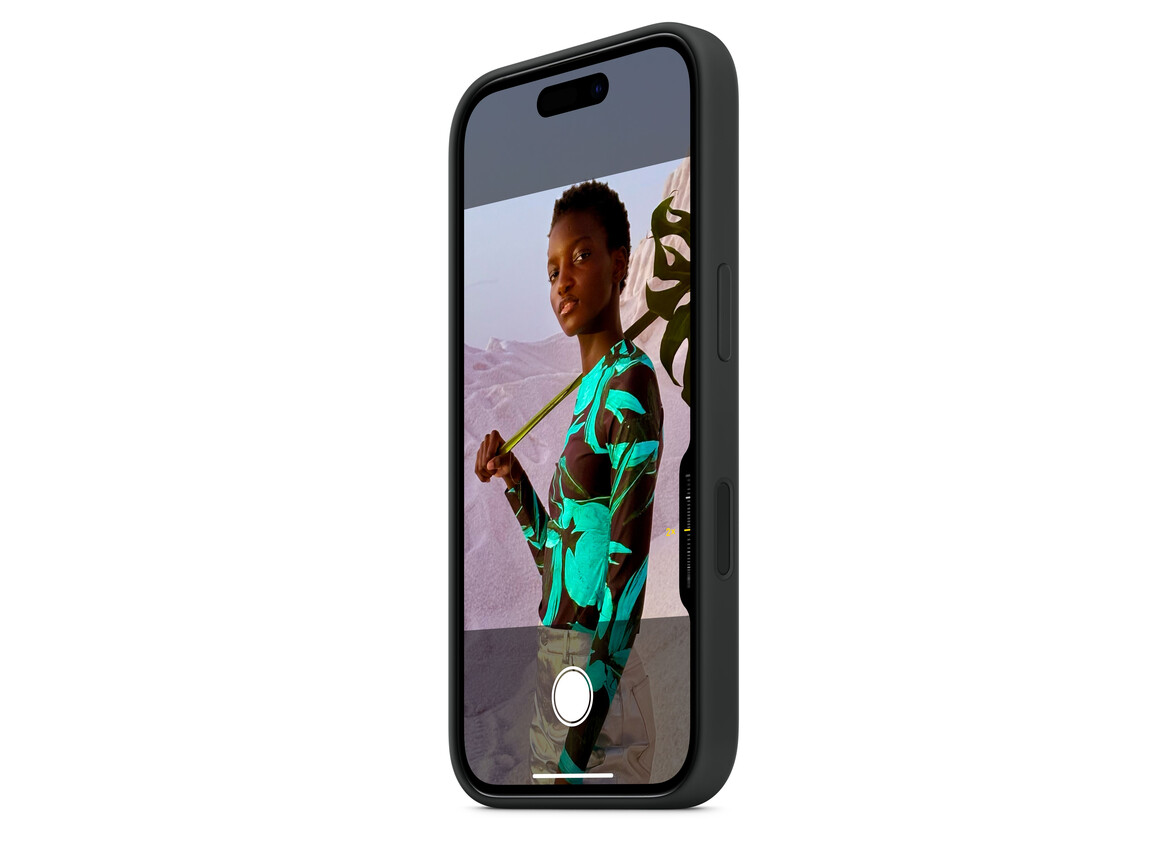 iPhone 16 Plus Silikon Case mit MagSafe – Pfingstrose
